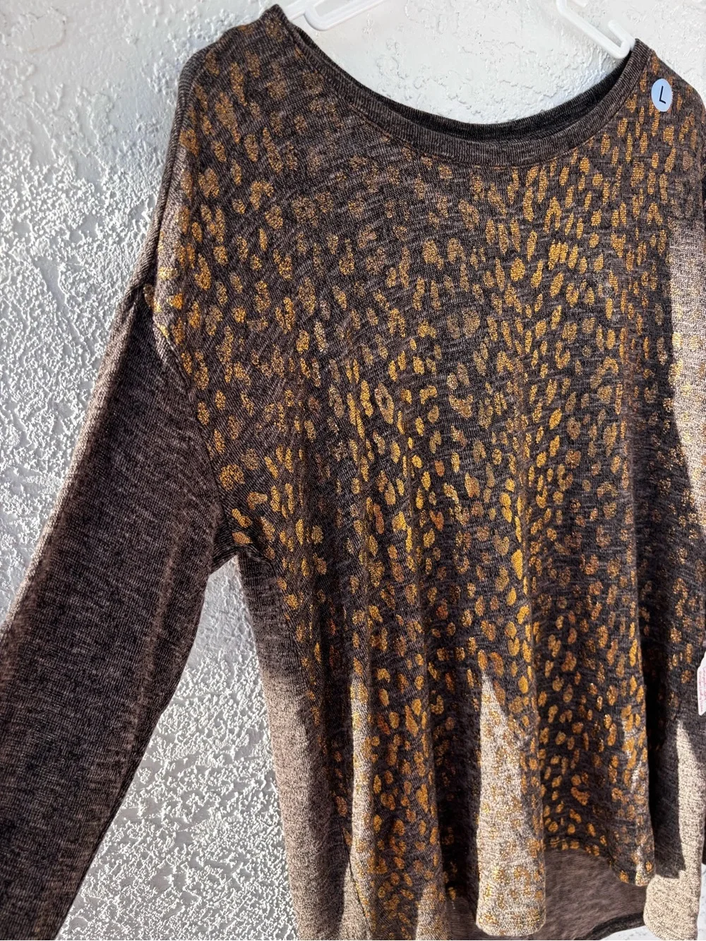 a.n.a Rich heathered gray lightweight sweater with foil bronze print